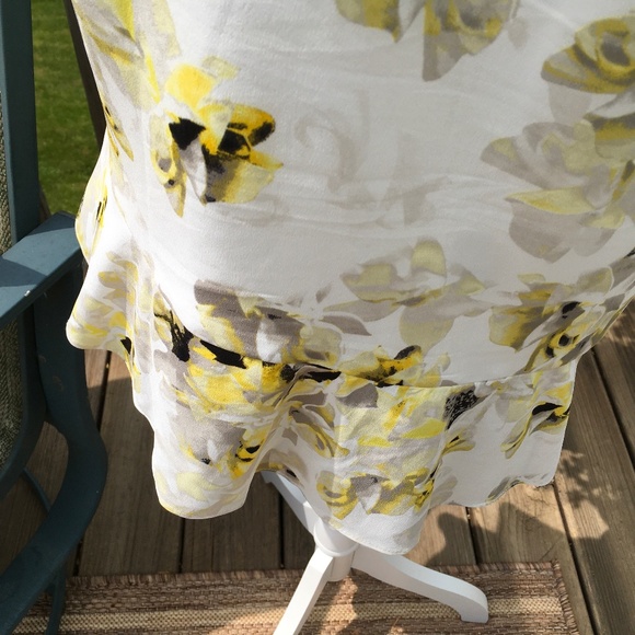 DKNYC size S sleeveless floral asymmetrical top in yellow and black on ivory - Picture 5 of 8